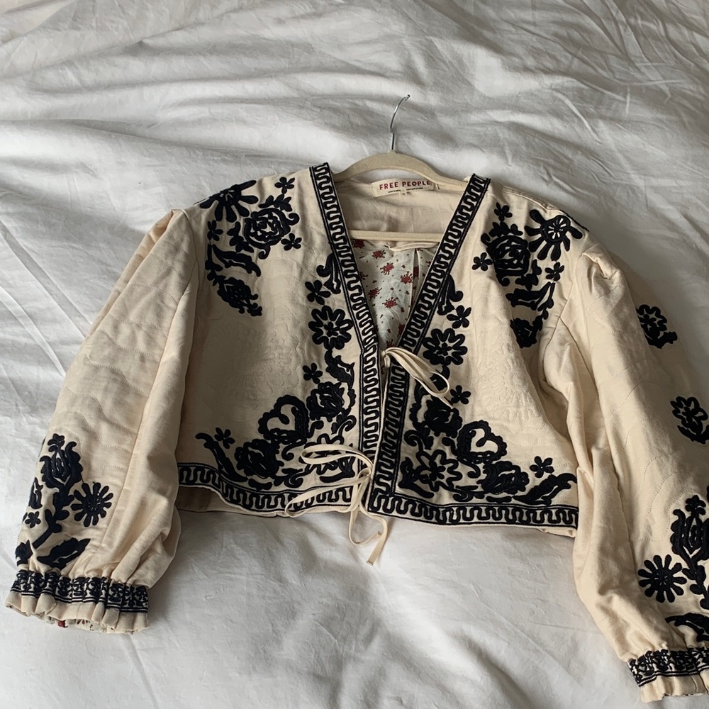 FREE PEOPLE Bali Mabel Embroidered Cropped Jacket - LIKE NEW - Size M - Picture 11 of 15